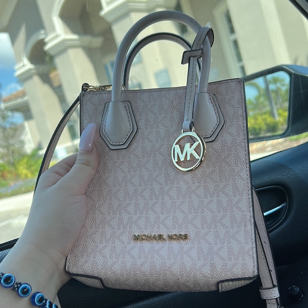 Light pink Mk mini purse - Picture 2 of 7